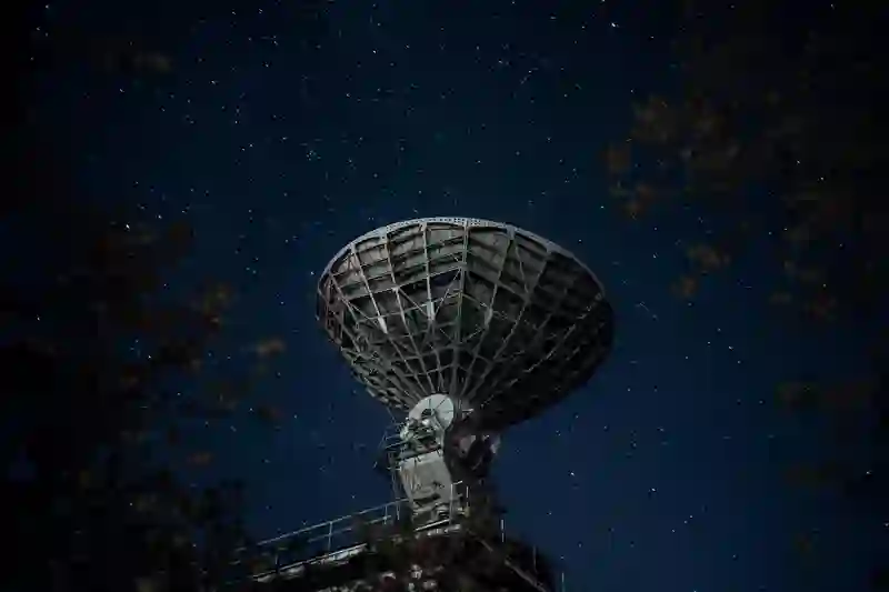 big dish antenna space pics