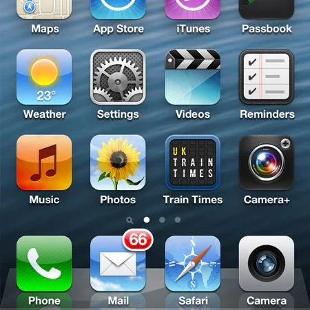 Classic iPhone iOS Homescreen Skeuomorphic ui